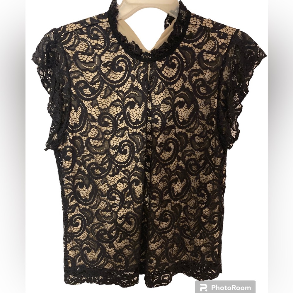 Beautiful lace short sleeve blouse